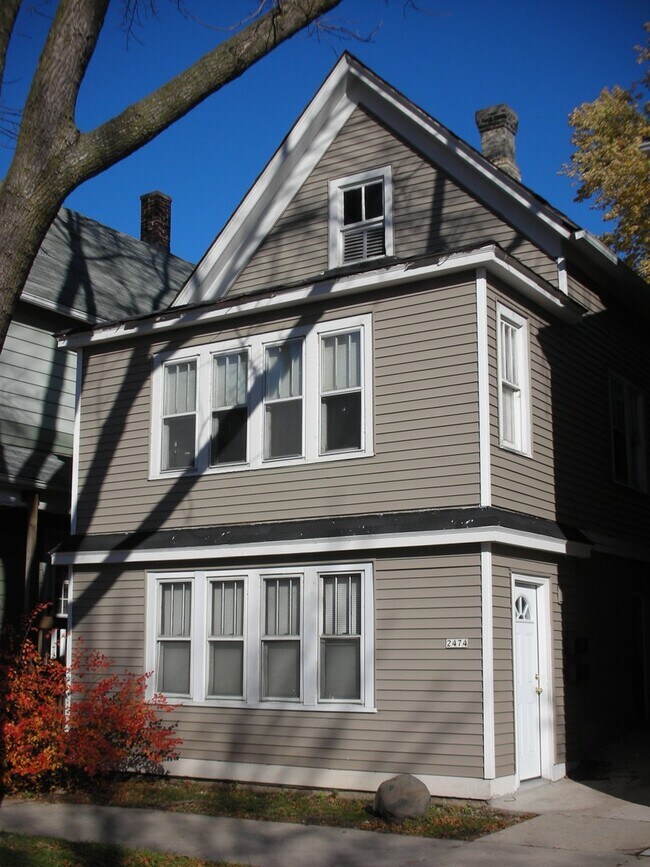 Building Photo - 2474 N Bartlett Ave