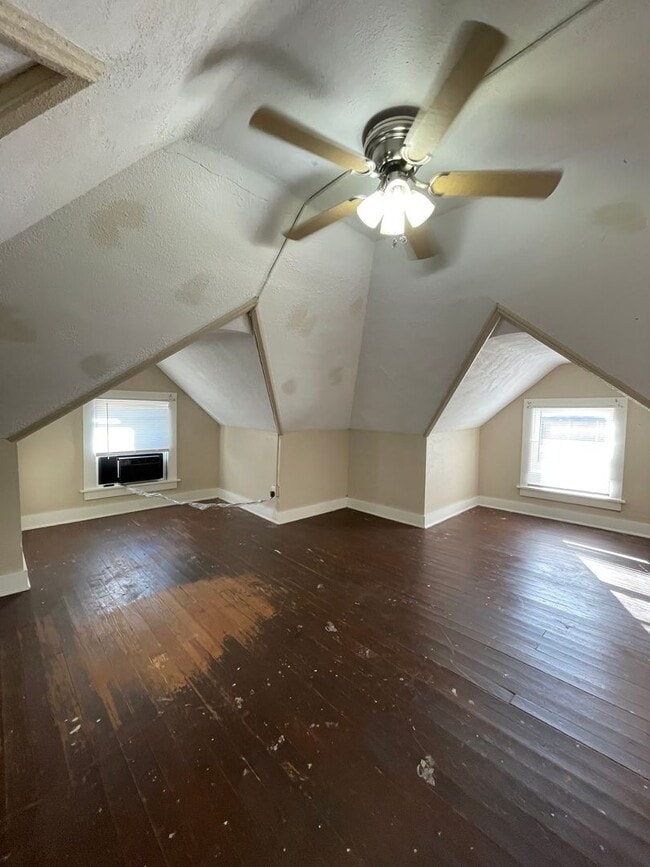 Building Photo - 1113 Constitution St