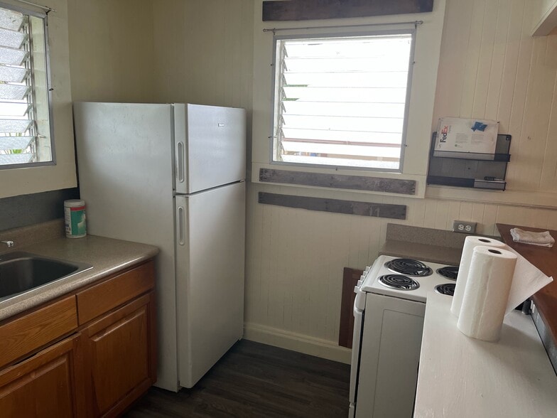 Building Photo - 169 Panaewa St