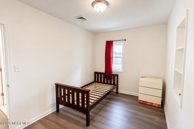 Building Photo - 837 Forest Ave