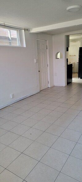 Building Photo - 530 Orondo Ave