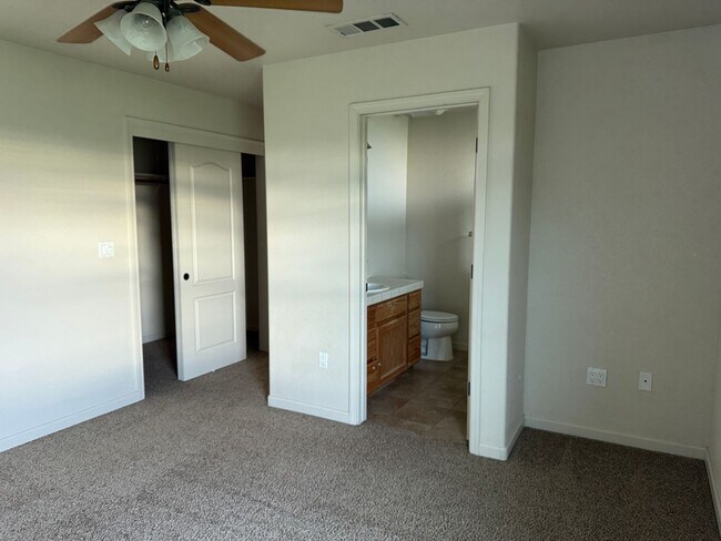 Building Photo - 750 Odilia Ct
