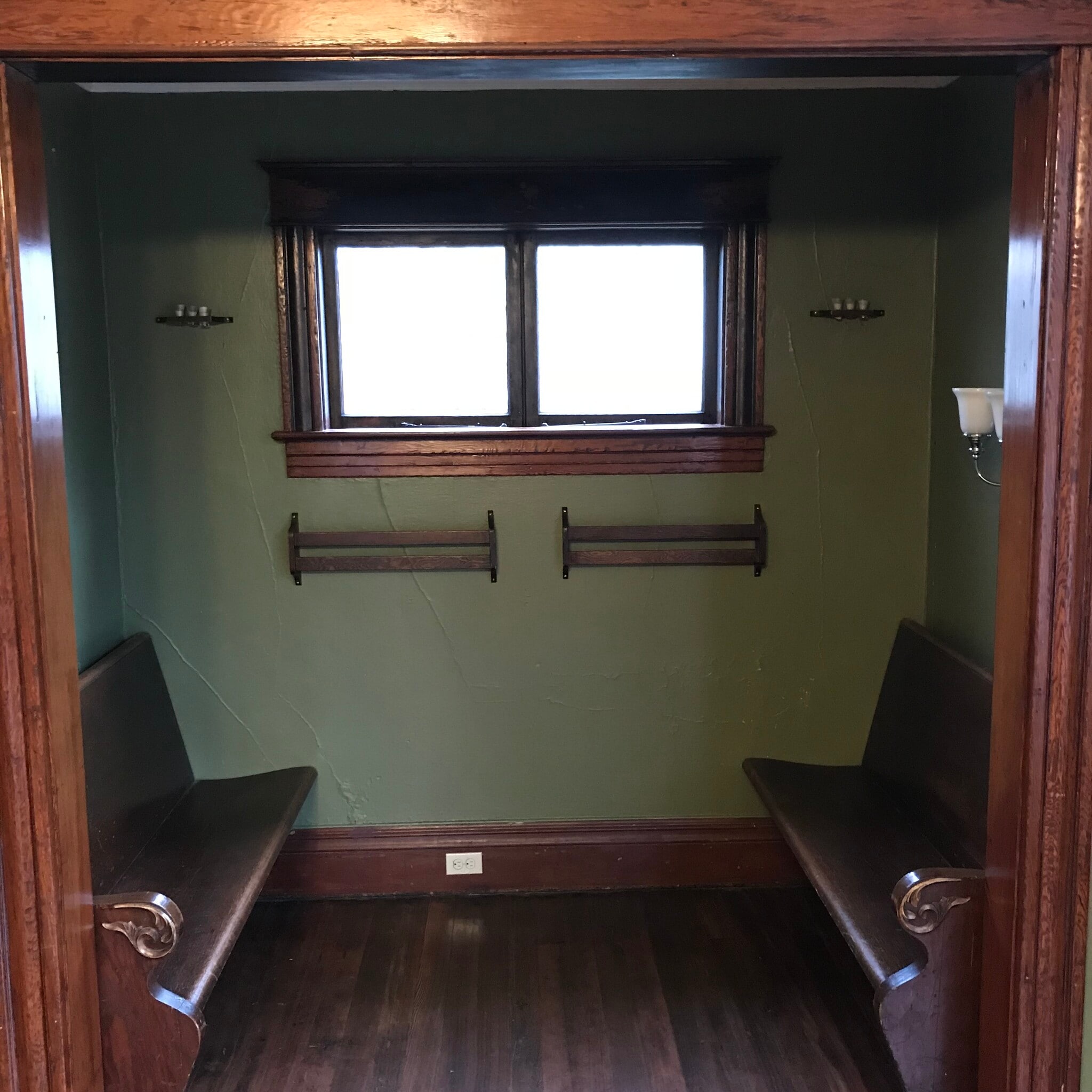 Building Photo - 109 NE Hancock St