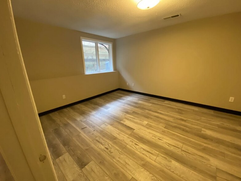 Building Photo - 924 23rd Ave