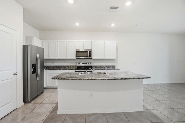 Building Photo - 5267 Dragonfly Dr