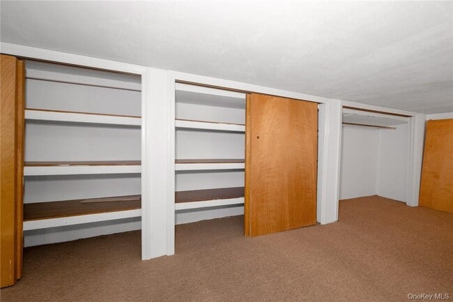 Building Photo - 28 School St