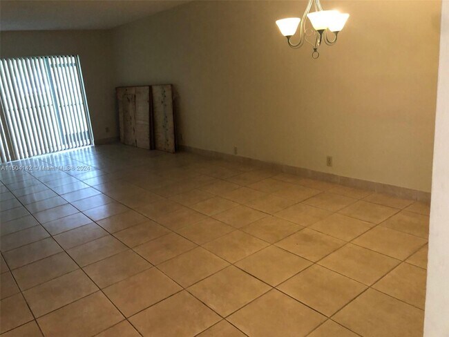 Building Photo - 16531 Blatt Blvd