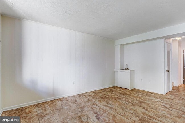 Building Photo - 4923 Casimir St