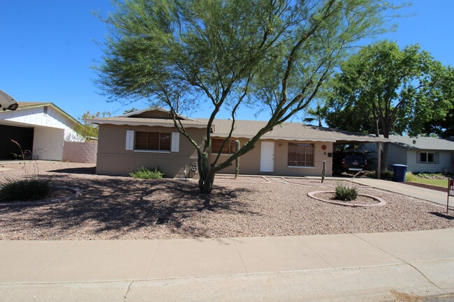 Primary Photo - 1427 W 7th St