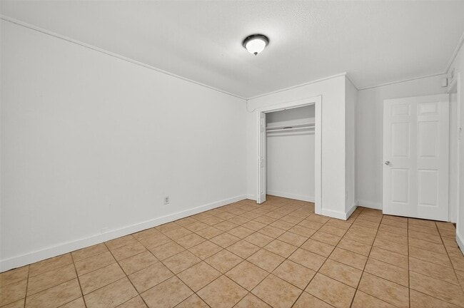 Building Photo - 5039 Shadowridge Dr