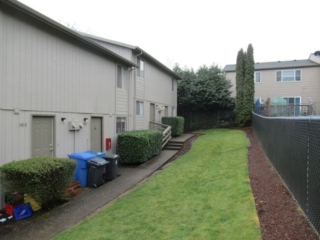 Primary Photo - Two Bedroom Townhouse in Quiet Neighborhood