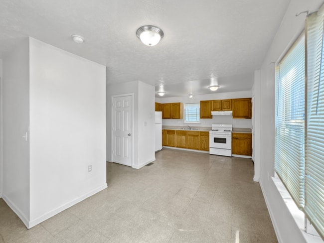 Primary Photo - Charming 3 beds 2 baths in Cleveland!