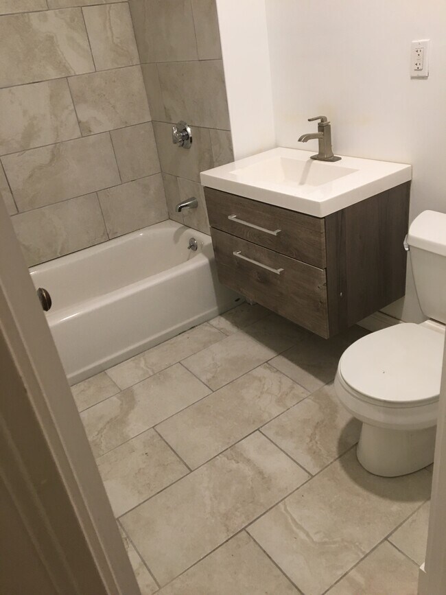 Building Photo - 11 Harold St