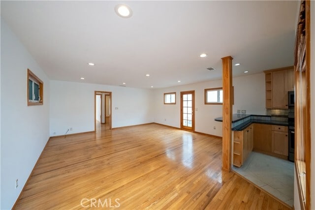 Building Photo - 732 Rosecrans Ave