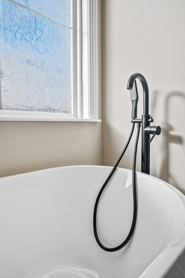 Building Photo - 6508 Stone Lake Dr