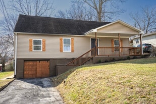 Building Photo - 3336 Parker Ln