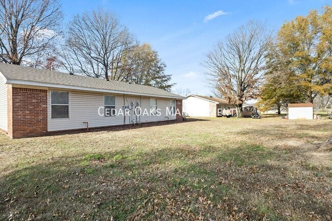 Building Photo - 2374 N Raven Ln
