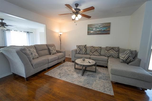 Building Photo - 7816 Mary Frances Ln