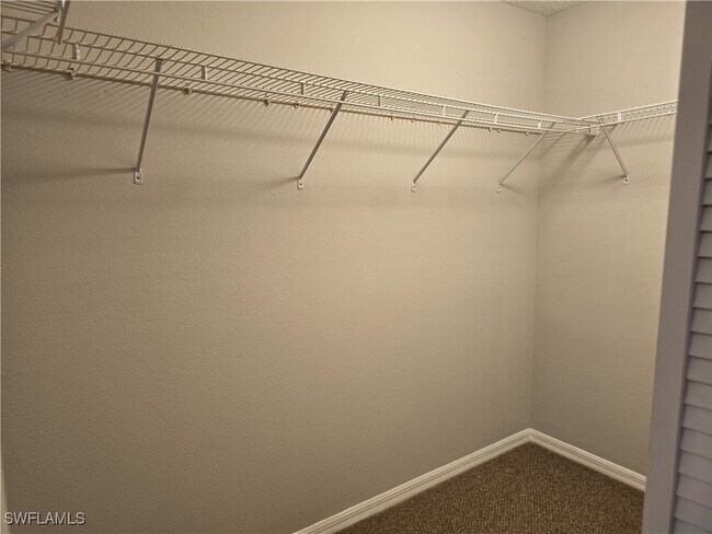 Building Photo - 605 Squire Cir
