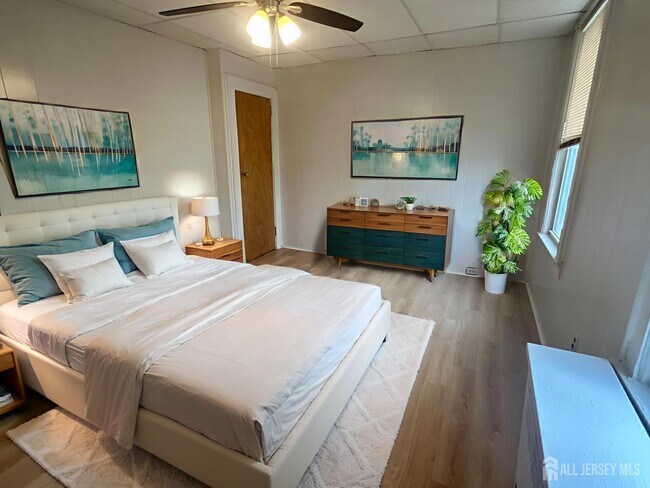 Building Photo - 93 Schley St