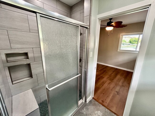 Building Photo - 87-228-228 Holomalia Pl