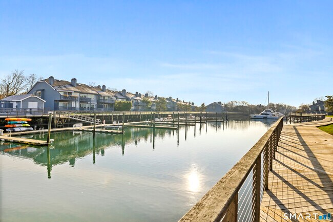 Building Photo - 1 Island Dr