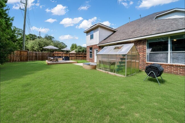Building Photo - 23411 W Pine Ivy Ln