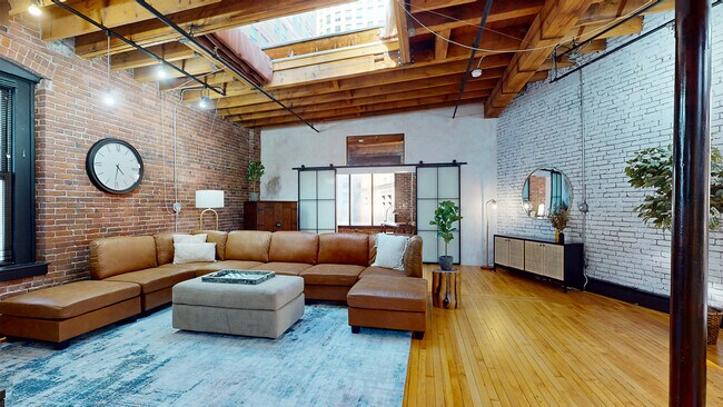 Building Photo - 19 Stanhope St