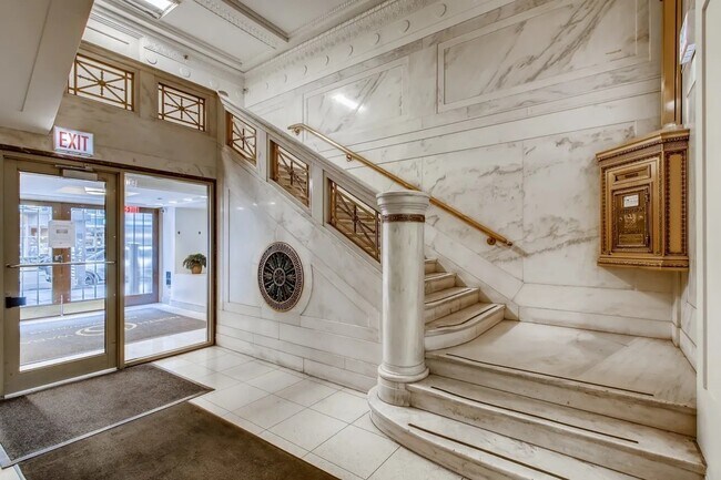 Building Photo - 5 N Wabash Ave