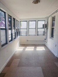 Building Photo - 33 Clinton Ave