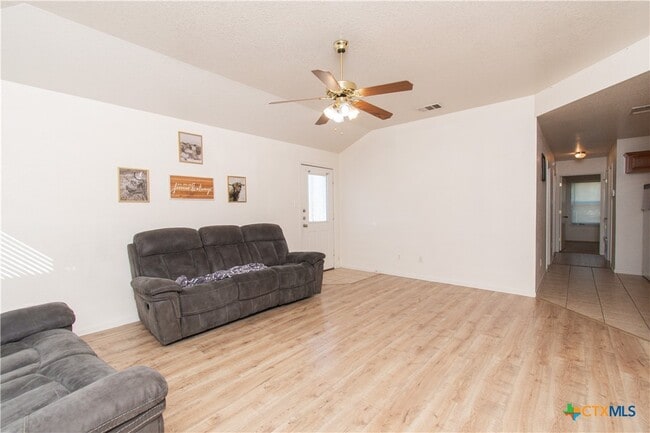 Building Photo - 609 Bermuda St
