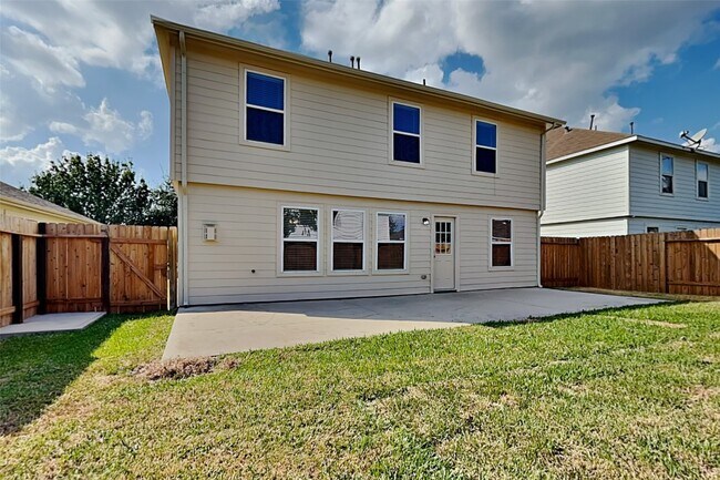 Building Photo - 16825 Greenhouse St