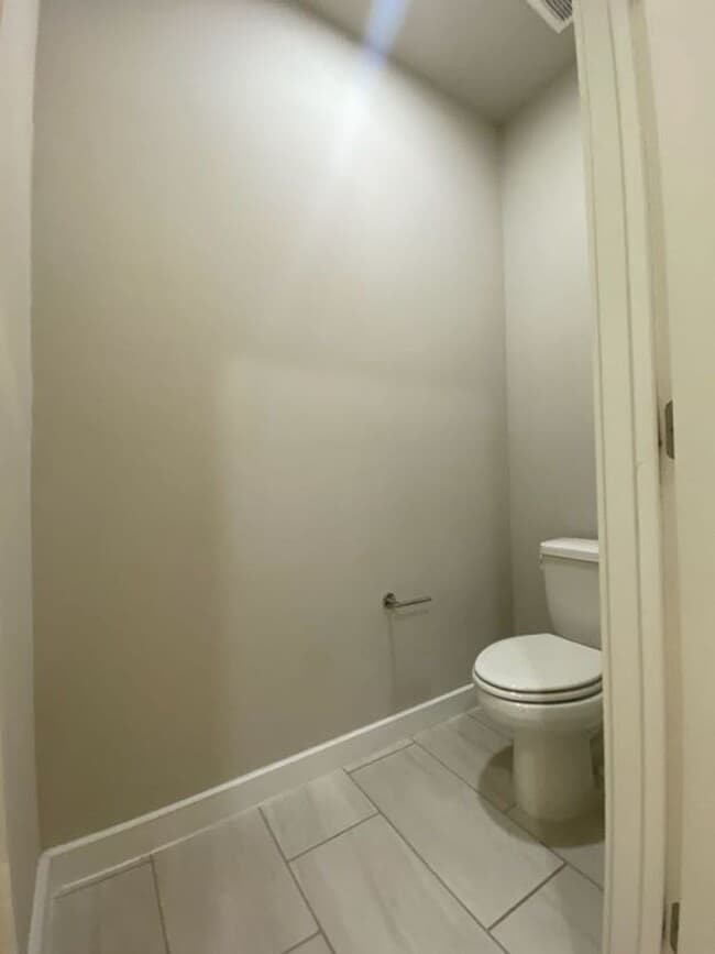 Building Photo - Beautiful Home Move in Ready Located minutes from Southtown!