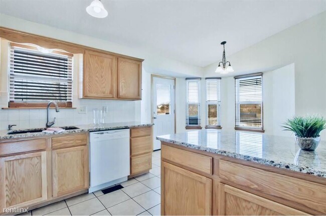 Building Photo - 3 br, 2 bath House - 1817 N Buckthorn Ct