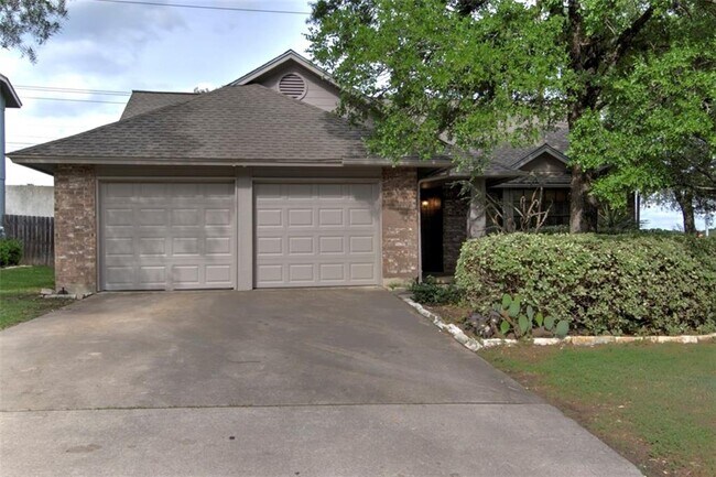 Building Photo - 6500 Luckenbach Ln