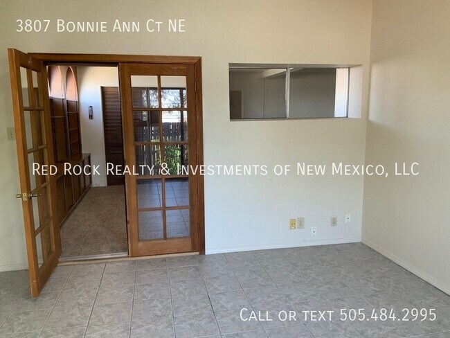 Building Photo - 3807 Bonnie Ann Ct NE