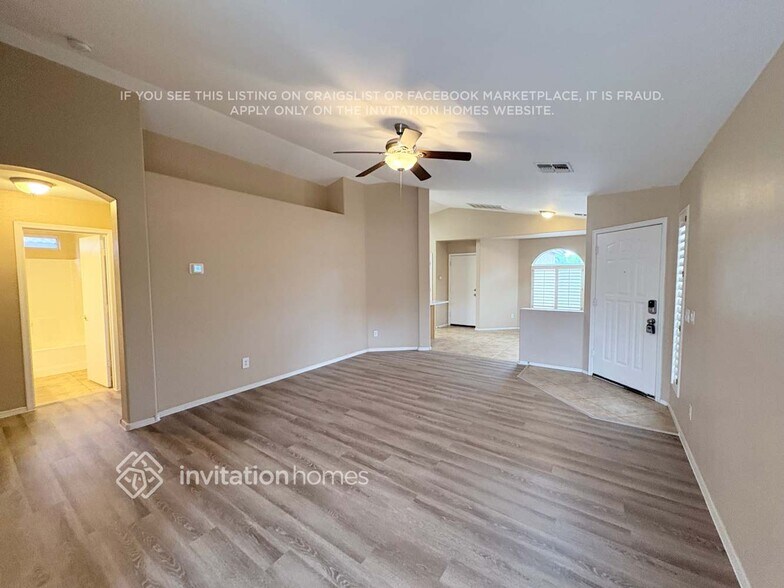 Building Photo - 6551 E Auburn St