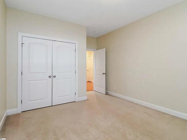 Building Photo - 116 Ashgrove Ln