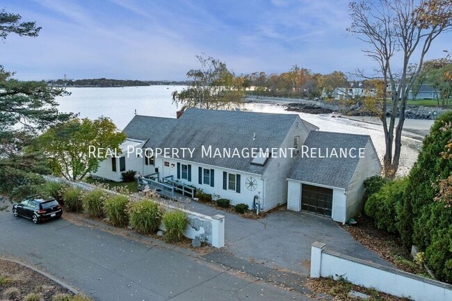 Building Photo - 19 Bayview Ave