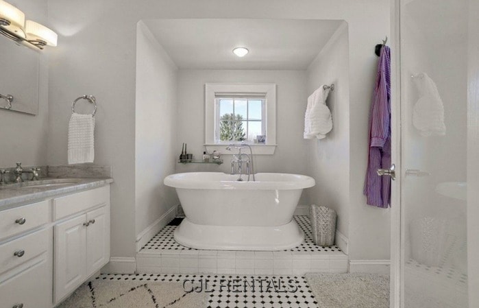 Building Photo - 150 Vassal Ln