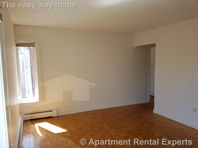 Building Photo - 524 Putnam Ave