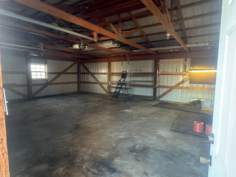 Building Photo - 3805 Rock Creek Terrace