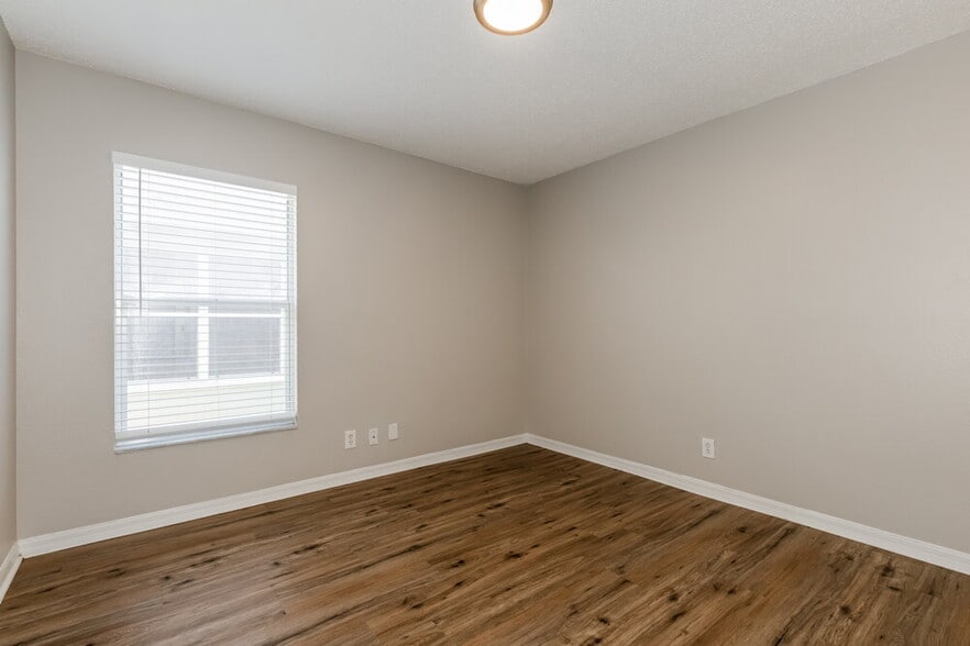 Building Photo - 810 Cape Cod Cir