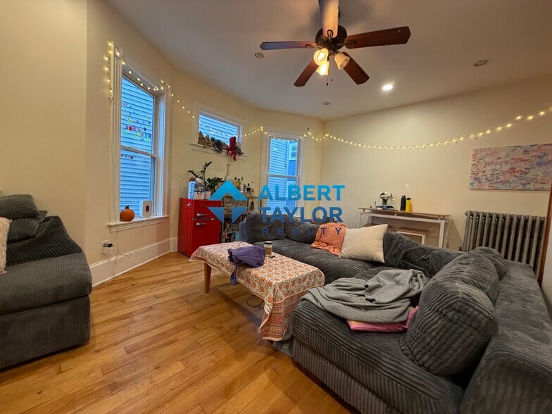 Building Photo - 99 Calumet St