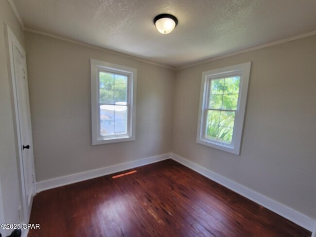 Building Photo - 131 Allen Ave