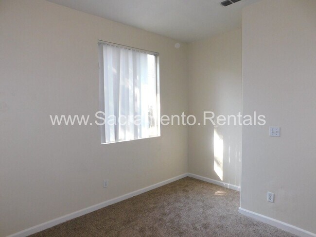 Building Photo - 4 br, 2 bath House - 4000 Saintsbury Drive