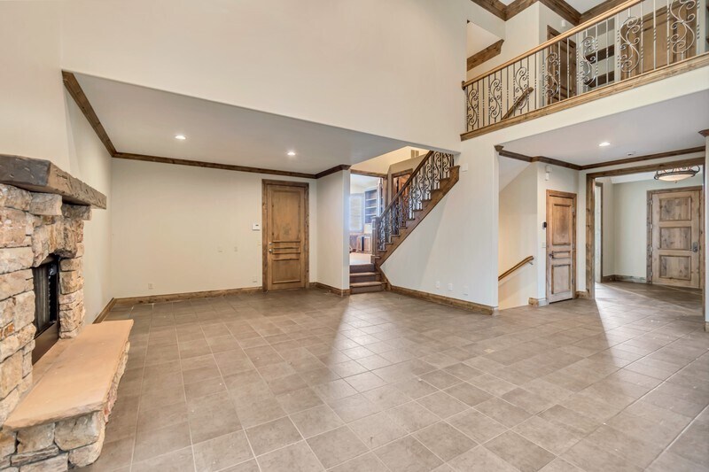 Building Photo - 3608 E Crest Mount Cir