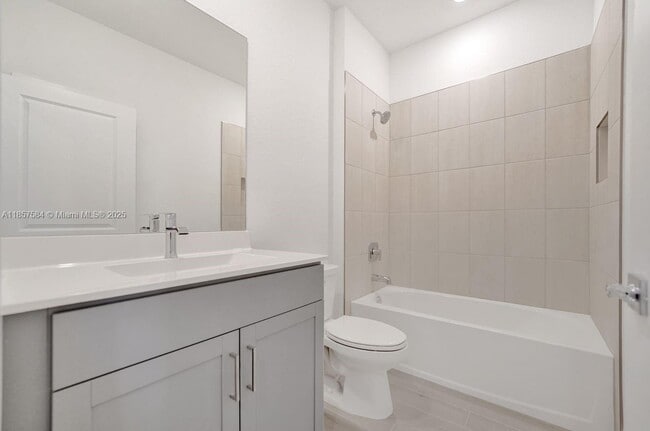 Building Photo - 133 SW 171st Ave