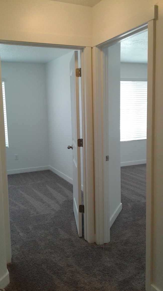 Building Photo - 444 S Fox Chase Ln