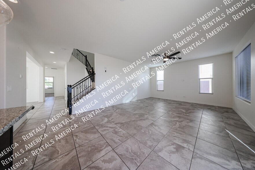 Building Photo - 17965 W Encinas Ln